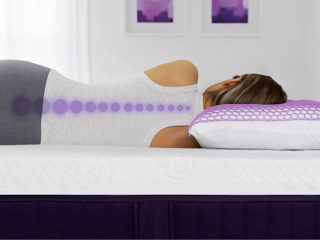 Vrouw liggend op haar zij met een lijn die toont dat lighouding perfect is